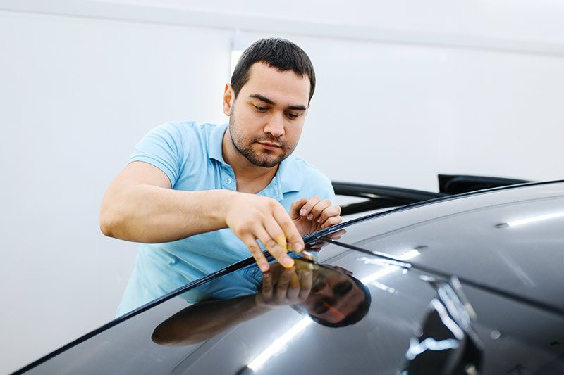 przyciemniane szyby przedniej